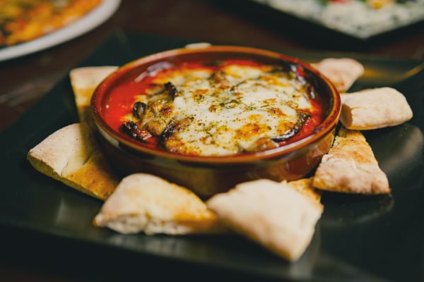 focaccia con parmigiana